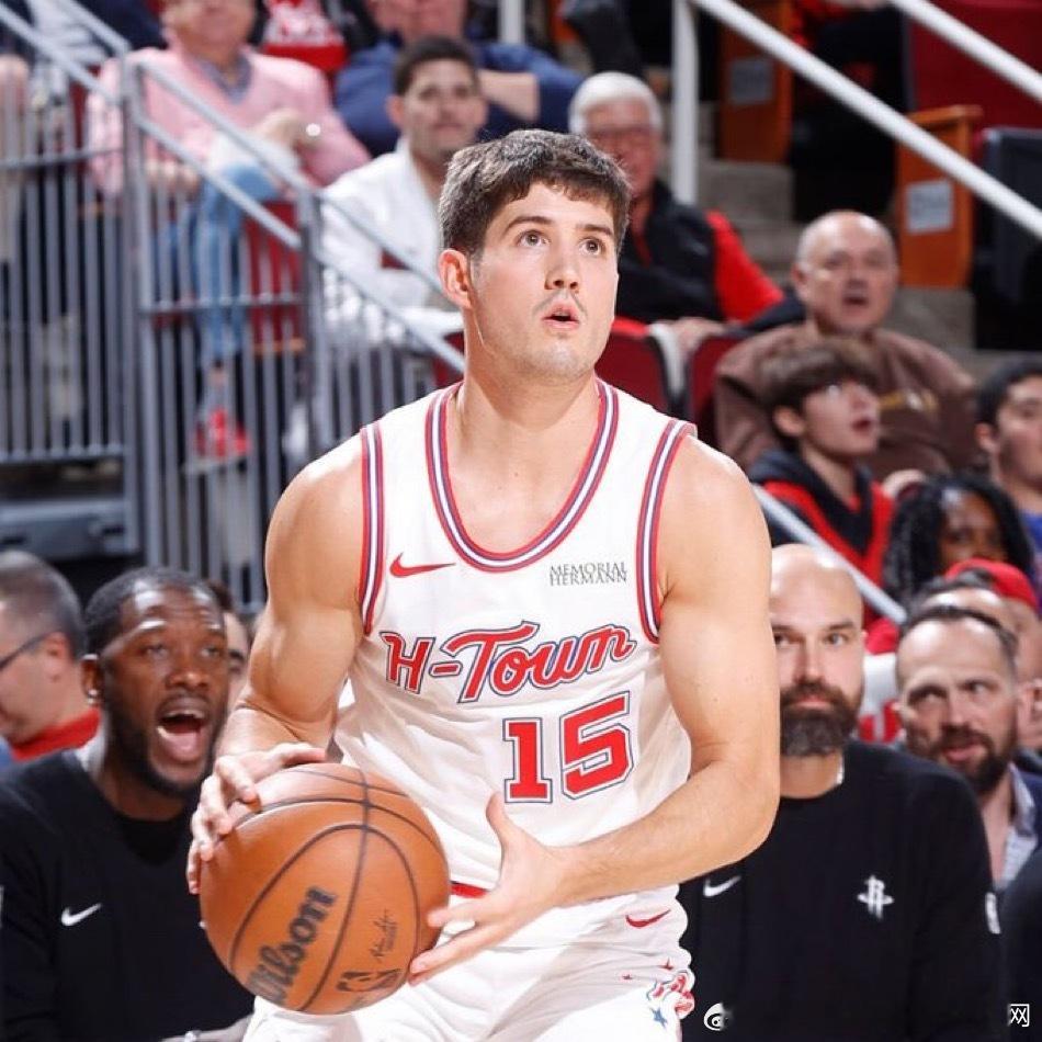 【统计】里德谢泼德场均命中2.8记三分球排名nba第22位产量高于斜坡，且命