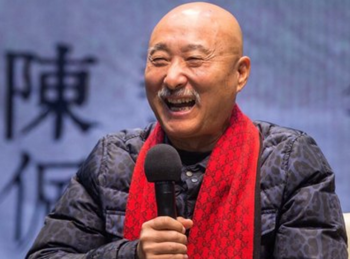 演员陈佩斯说，我小时候过得太幸福了，五六十年代，父亲月工资250元，五七、五八年