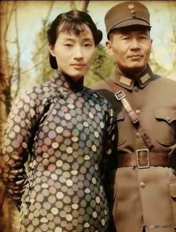 1935年，刘文辉与第三任夫人杨蕴光的一张合照，当时“二刘之战”刚结束不久，在国