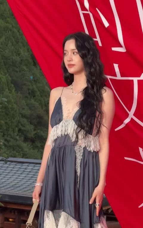 #栩栩华生时尚文化大赏#欧阳娜娜红毯生图合辑，娜比美的好权威