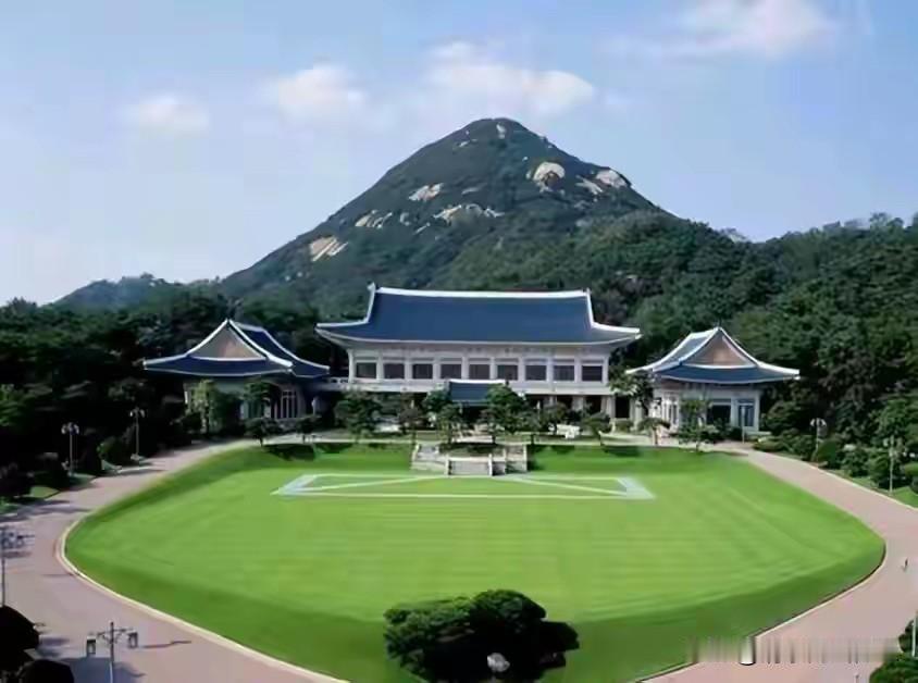 不信邪，李在明重回青瓦台！韩国总统李在明宣布，圣诞前后将总统府搬回青瓦台！由