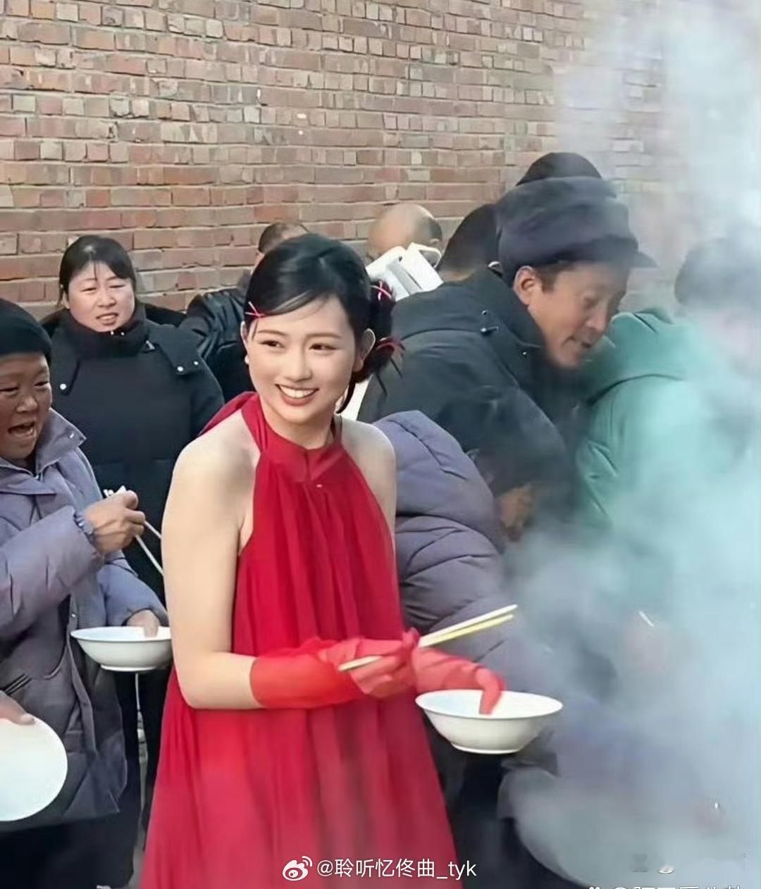这新娘一看就是会过日子的，新郎也挺靠谱‎。