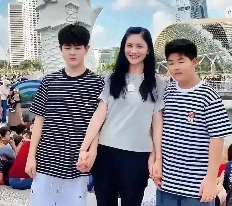 好幸福的一家人