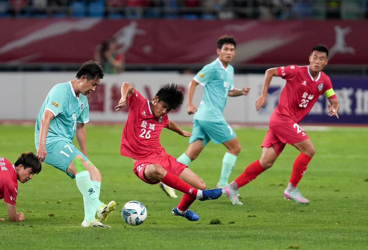 苏超联赛盐城队前五场比赛五战五捷，依次赢下了连云港队、宿迁队、镇江队、淮安队和扬