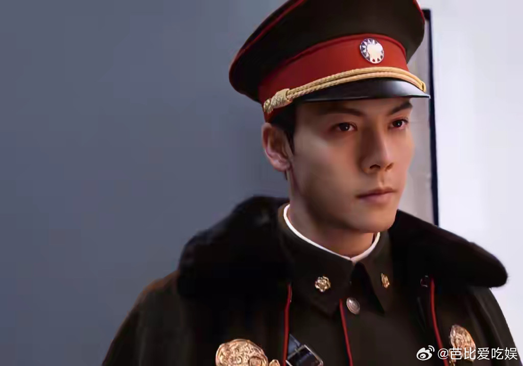 1.艾米之前跟耳环姐是竞争对手，资源总是被抢走，可以说娱乐圈的回旋镖来的很快，对