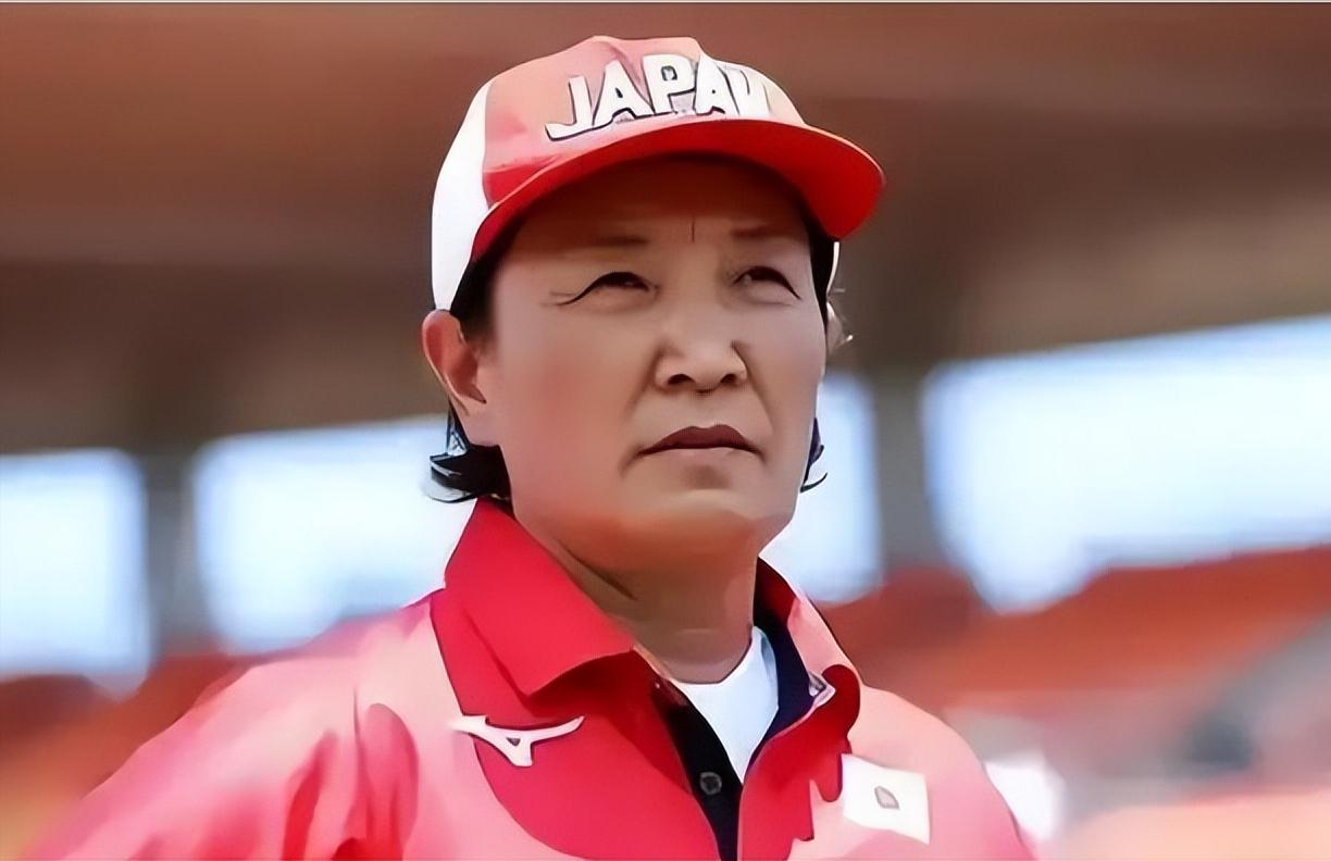 “我放弃中国国籍，成为一名日本人，就是为了打败中国队”，而她的父亲则公开