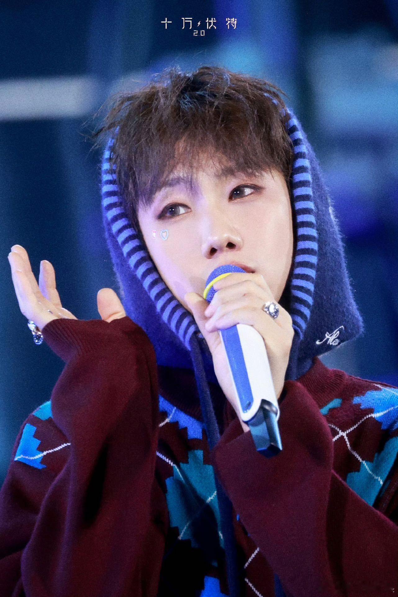 汪苏泷替周兴哲官宣歌手首发这互动堪称一绝！林宥嘉抛出难题后，汪苏泷秒变野生经纪人