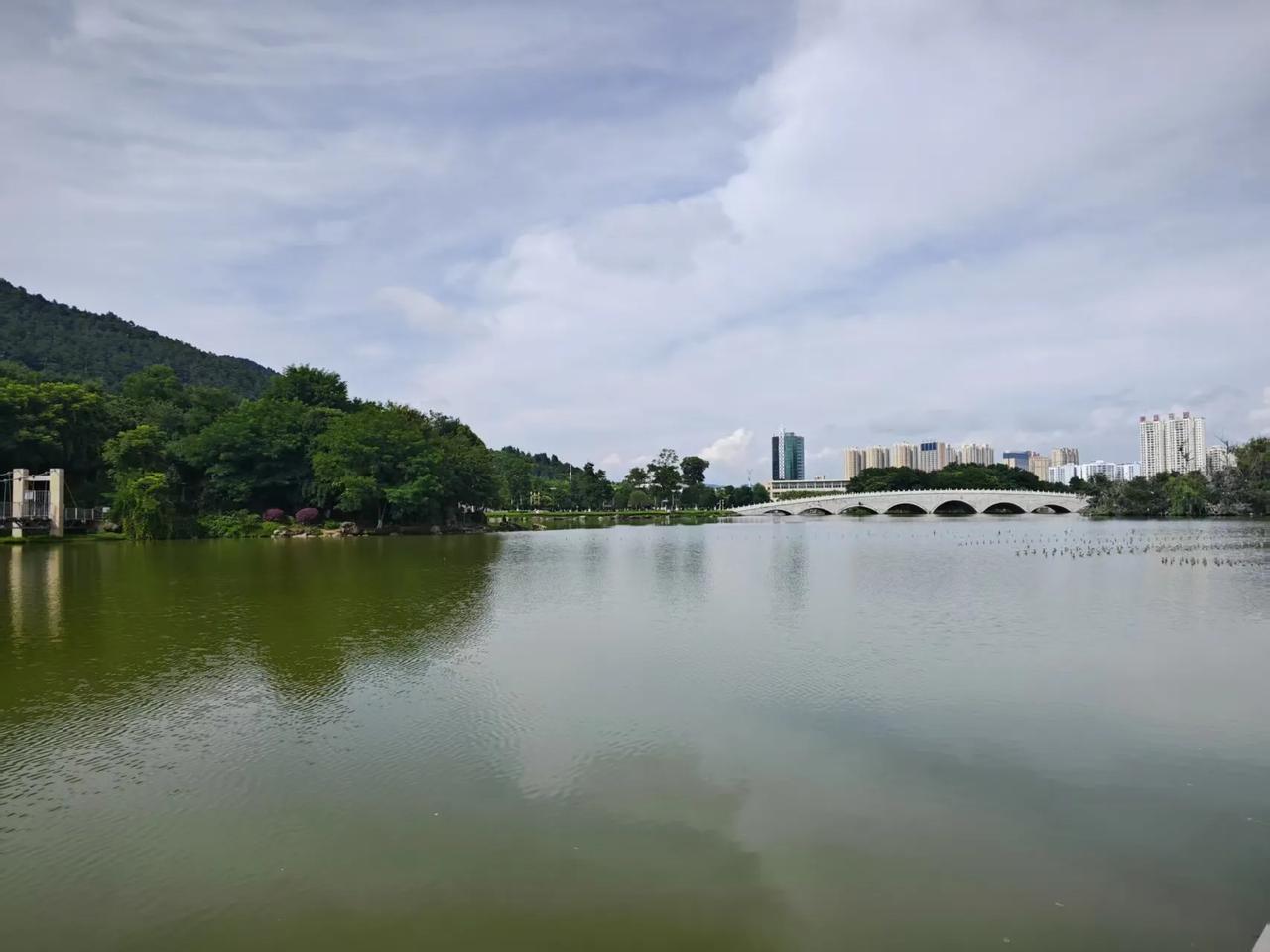 （一）乌克兰别想用无人机攻击图门江大桥，该大桥是联系中鹅朝的友谊大桥！