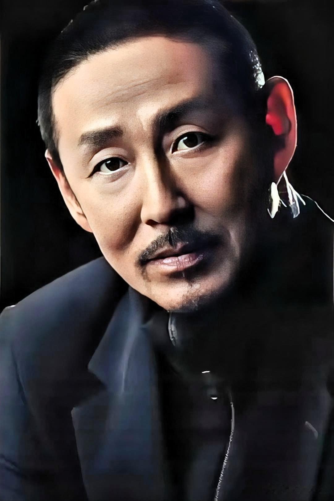 陈道明说：“你有退休金，子女就很孝顺；你有存款，子女就盼着你早点死；你病了，日子