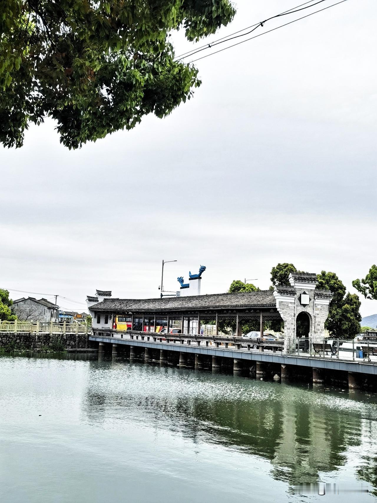 东钱湖畔的春日漫游再次走进陶公村，第一次踏入公路右边的忻氏宗祠，便被那份宗族