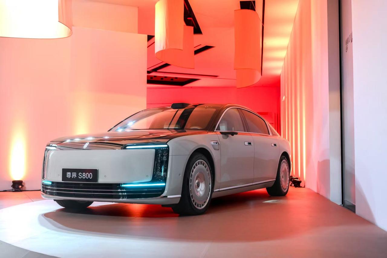 年末时尚季的常客,尊界S800为何总能成为时尚盛宴的焦点?随着年末临近,各种时