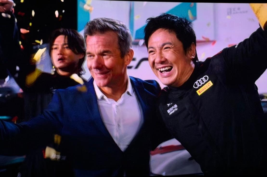 的《飞驰人生3》看了2遍了，不说影评吧，就聊聊电影中我很喜欢的细节和彩蛋（微剧透