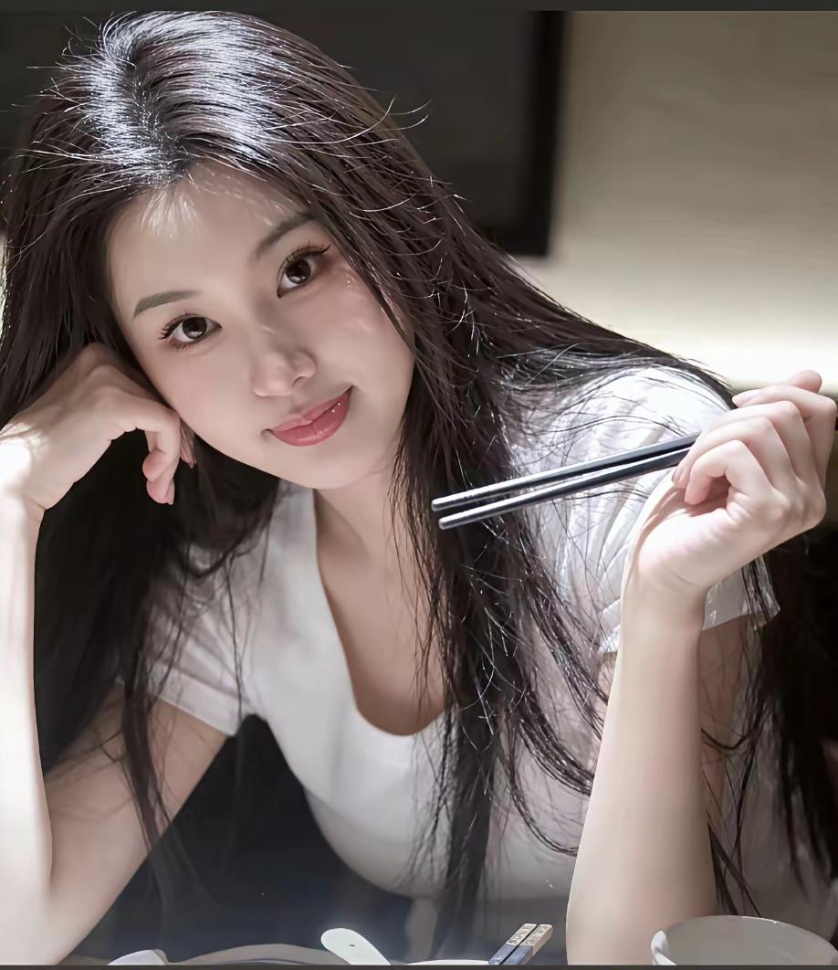 什么样的女人才是真正的“万人迷”？不是网红脸，不是S曲线。我见过一个，长相普