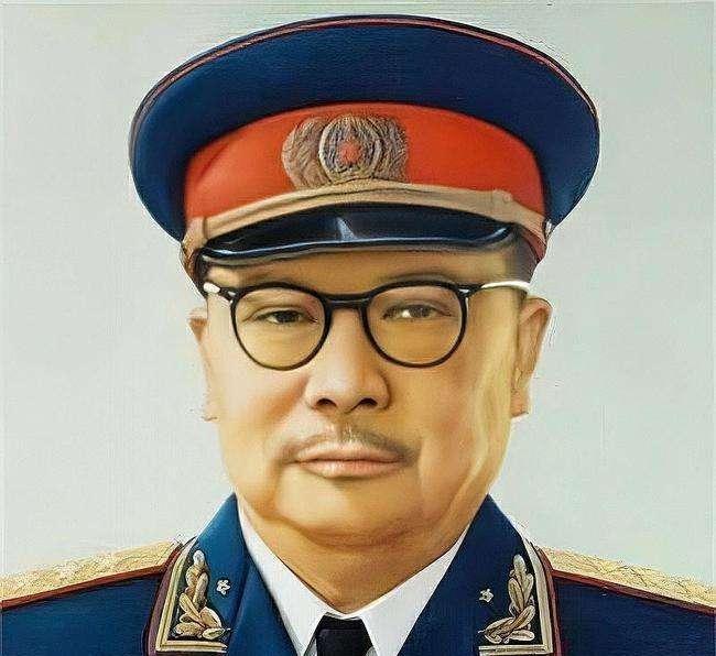 1951年抗美援朝停战谈判，美国派出了5名谈判高手，我方正在议论该派谁应对时，毛