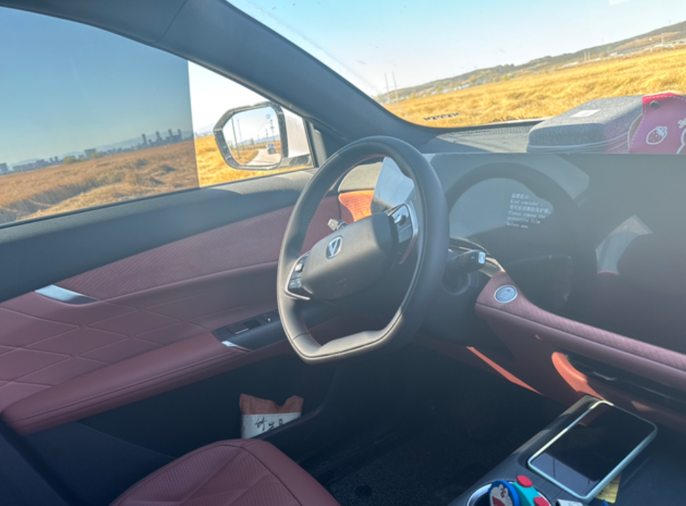 长安CS75PLUS新车初体验：我身高182也不算很矮了，试