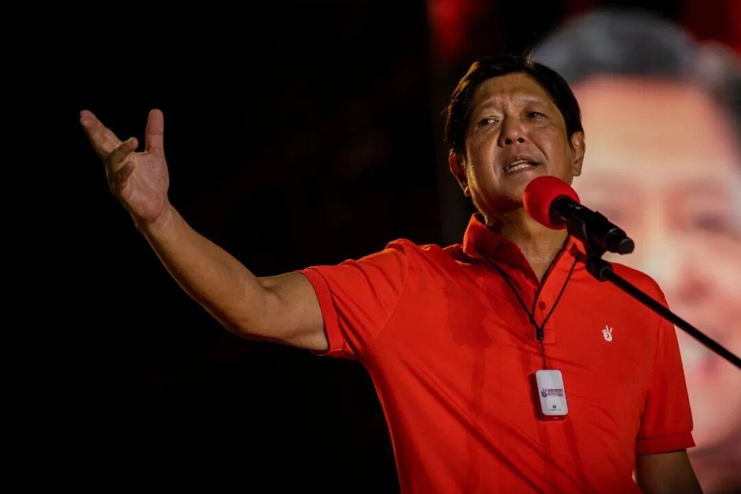 小马为何拒绝？7月21日，菲总统府公开声明，弹劾法庭可以依法传唤莎拉的银行与税