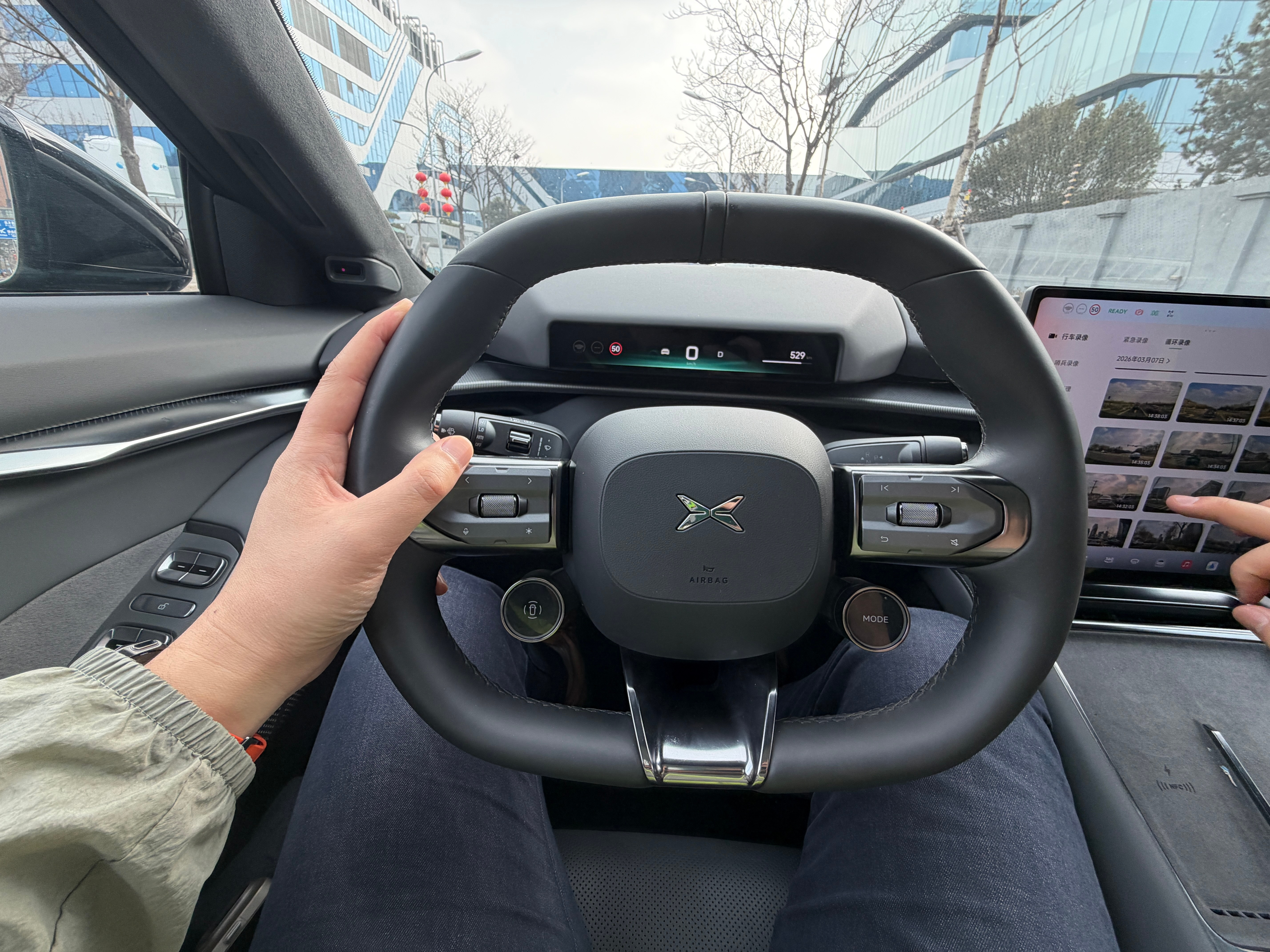 刚跑完小鹏第二代VLA太惊艳了简直是史诗级升级小鹏还是有点东西的手里的股票又有信