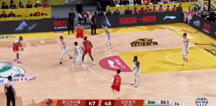 广厦虽然布朗缺阵，但是广厦真不缺好外援，大家都在议论塔克！虽然昨晚他三分6中1，