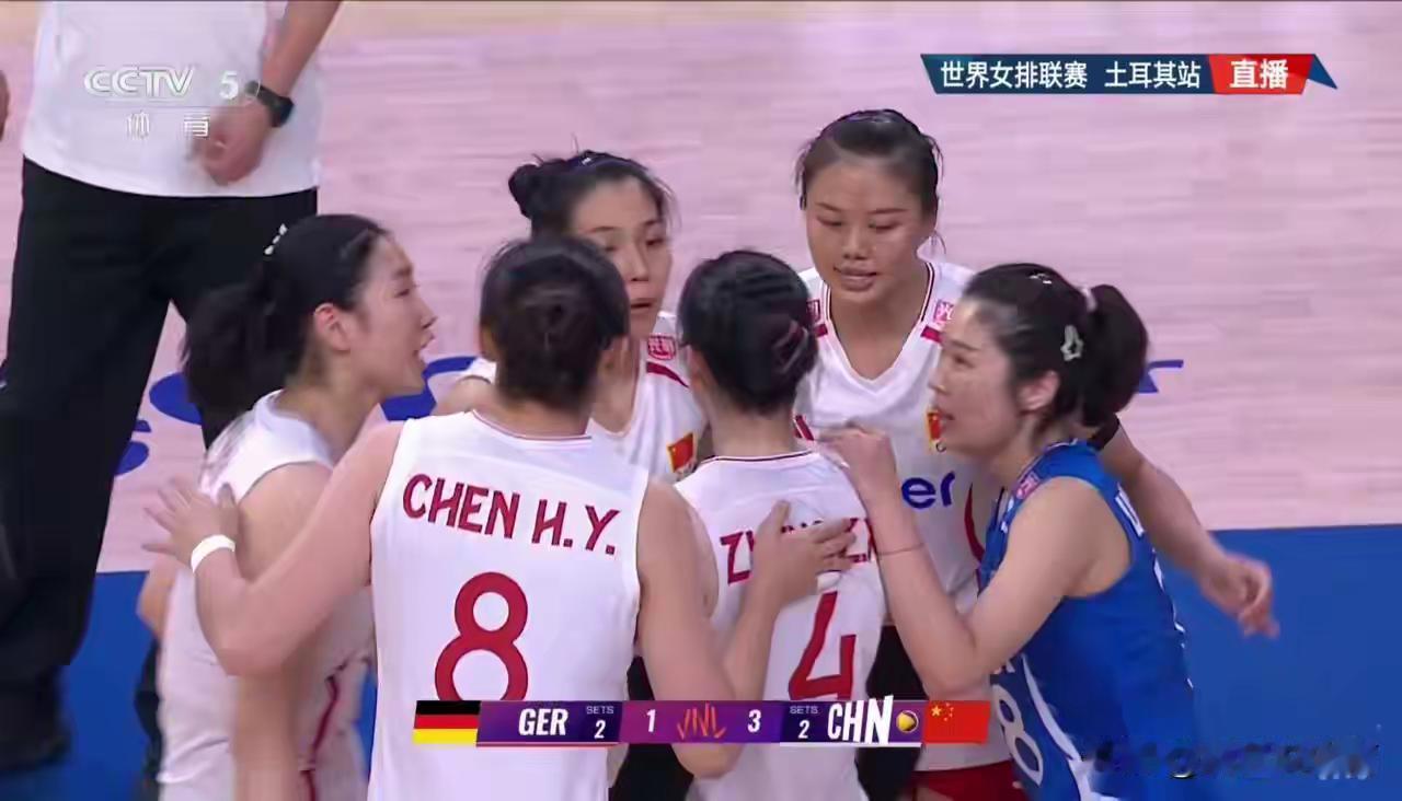 中国女排3:2胜德国技术统计:中国女排14名队员全员上场轮战，12名队员有得