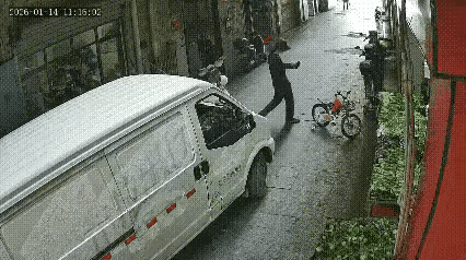 无人驾驶时代已经来临，盲区安全问题应该比较好解决吧。