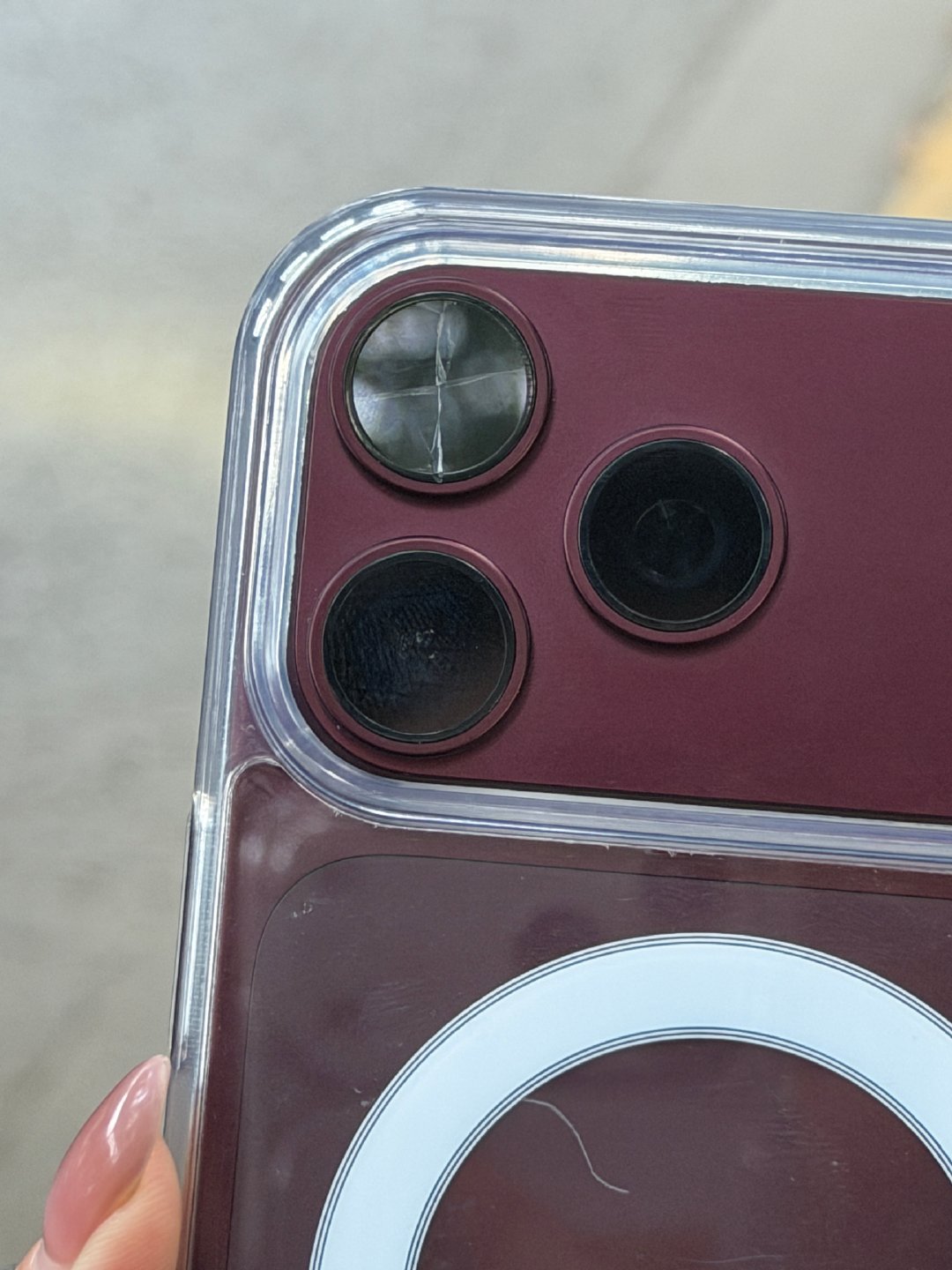 不能再戴透明壳装X了！iphone18promax摄像头被我摔……裂了…​