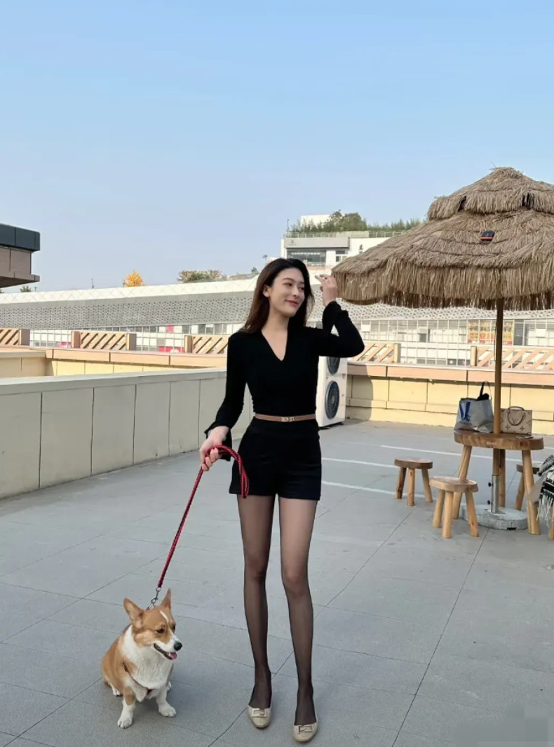 带着狗子来看一下，它没看过的风景