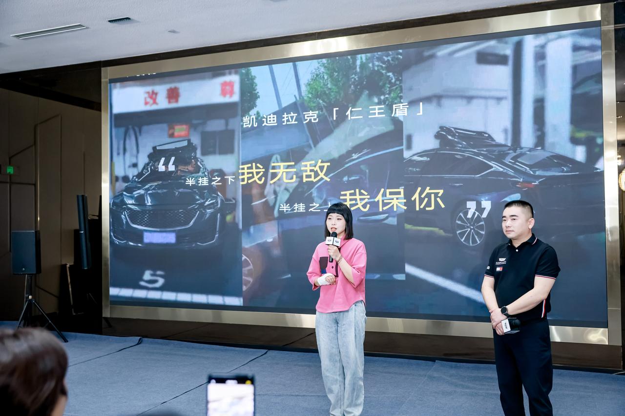 讲道理，近两年的豪华汽车市场，真的非常的热闹，因为受到新能源崛起的冲击，导致不少