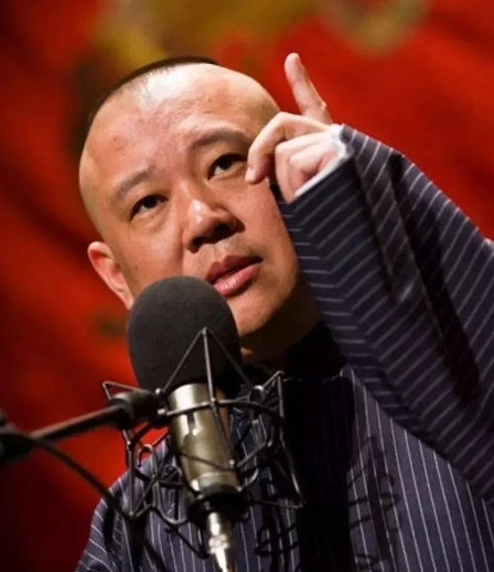 当年，主持人白燕升曾发长文，称赞郭德纲一路走来不容易，并且邀请他来参加湖北卫视的