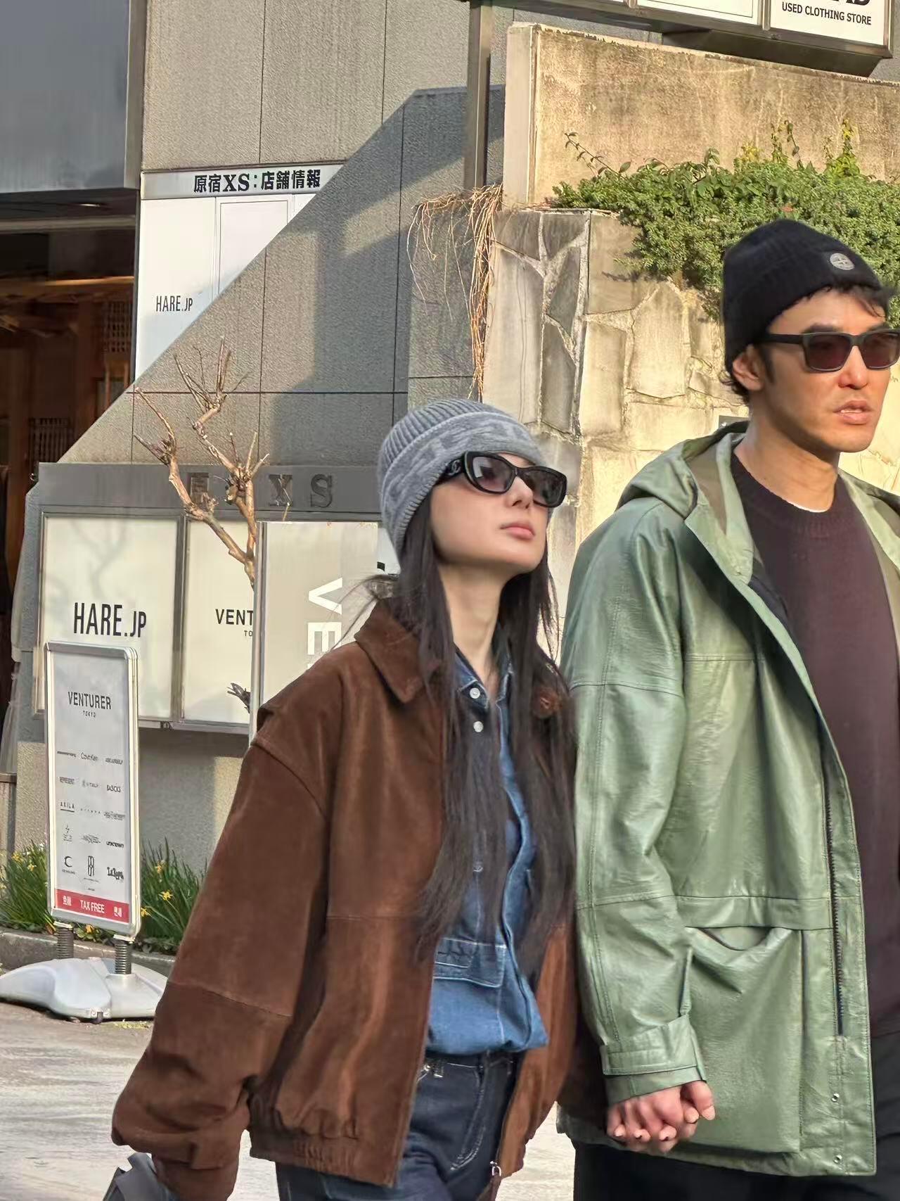 万能的街溜子网友哈哈哈哈啥都能拍到网友偶遇阮经天和女友逛街阮经天和女友十指紧扣