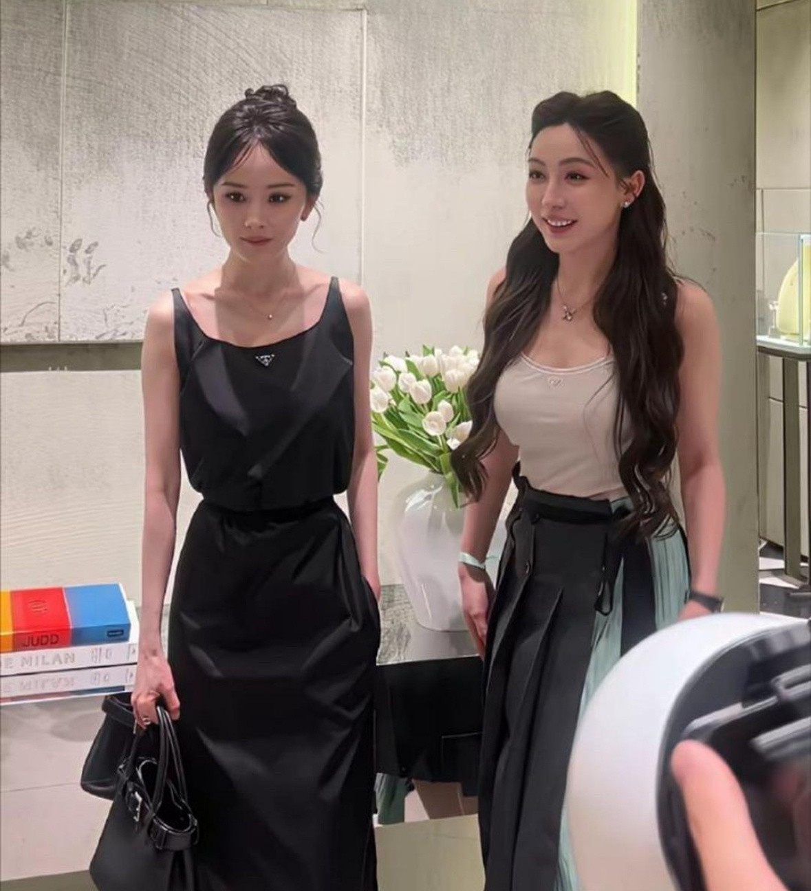 明星现实中居然这么小只？杨幂和网红差距大