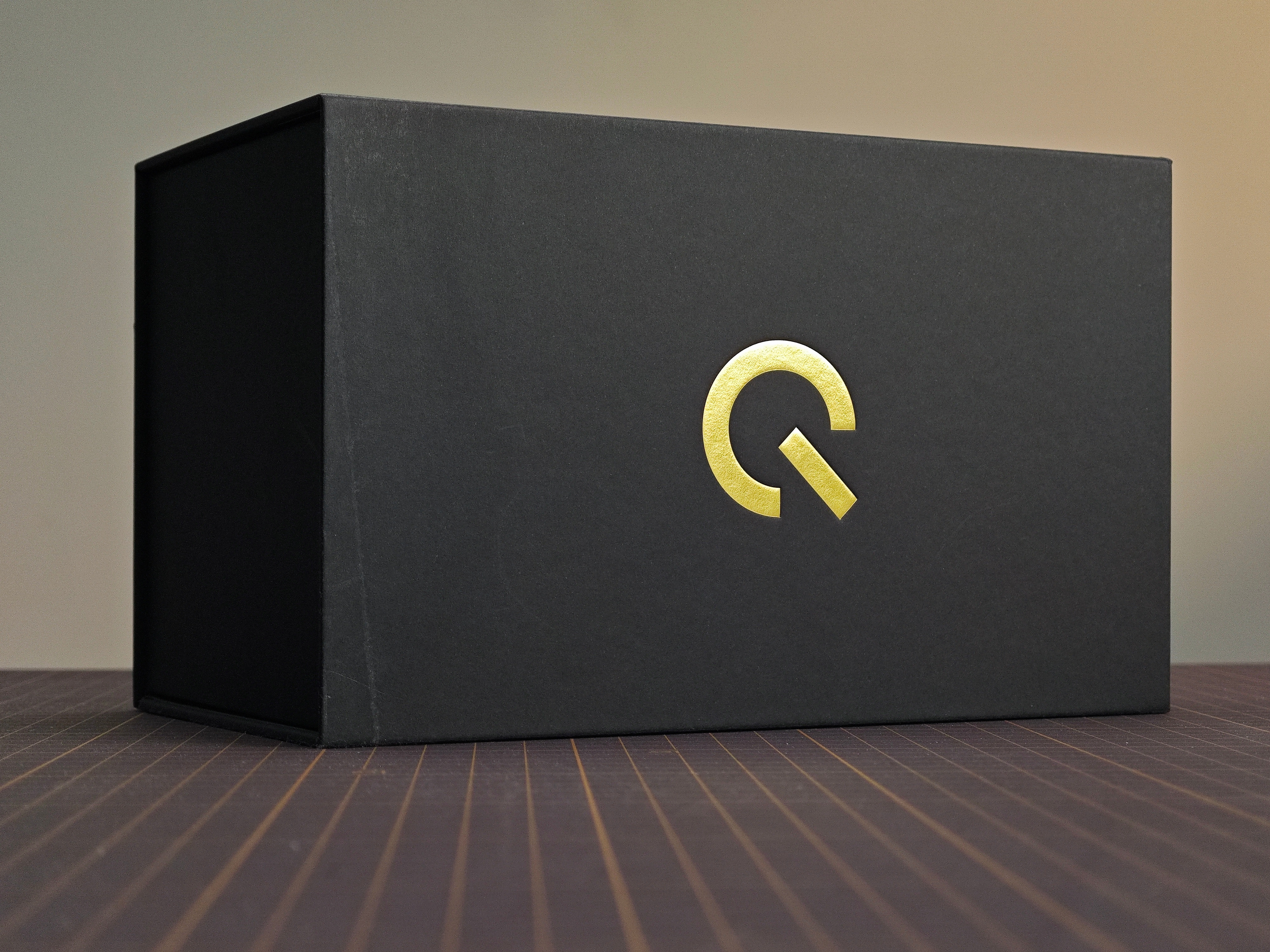 iQOONeo11发布会邀请函可以变形的户外水壶容量可大可小一杯顶几杯的效果呗