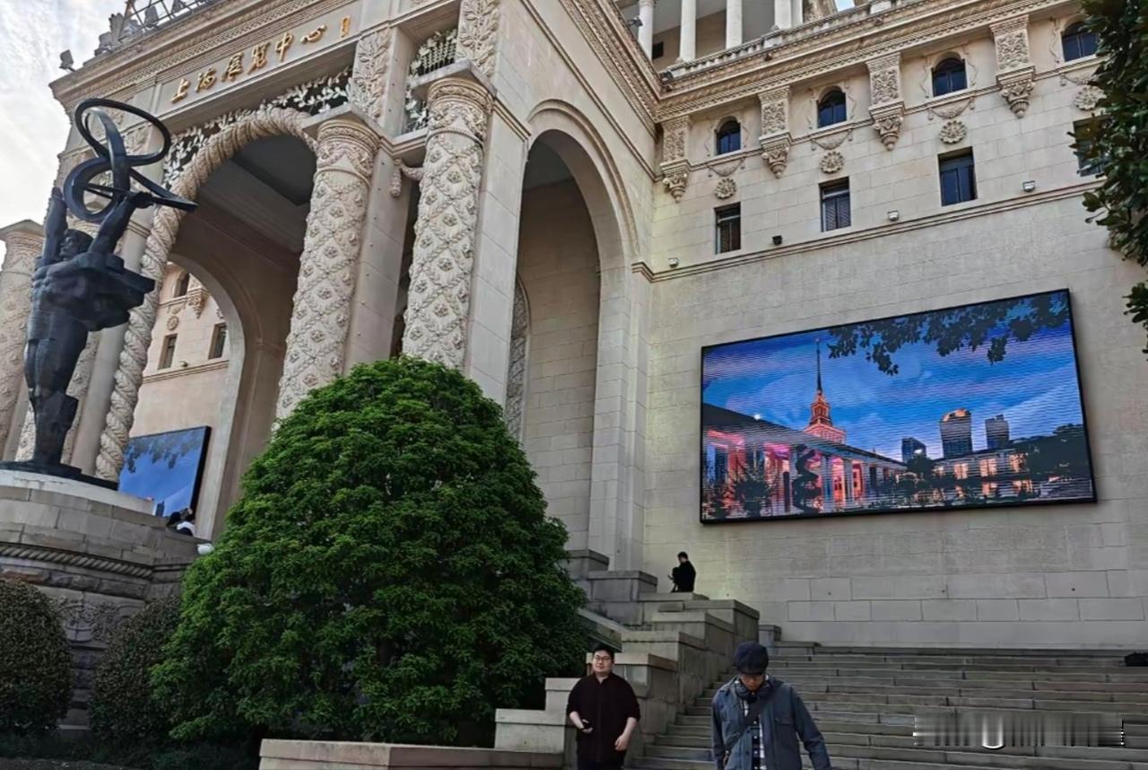 赢麻了，赢麻了！儿子2023年在重庆买了套116.8平的三室两卫，月供5680