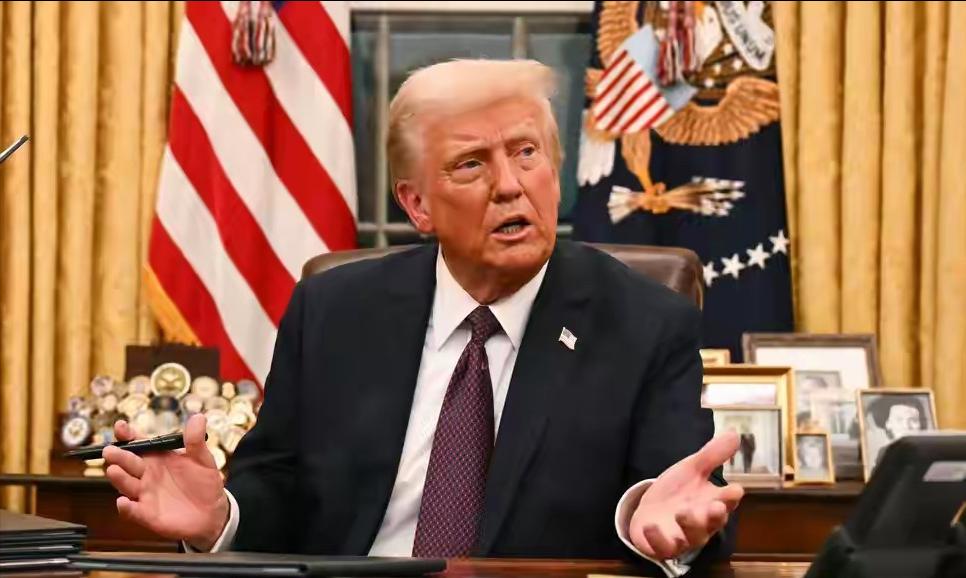 特朗普最近亏麻了，回头一看，发现普京闷声发大财！特朗普最近很心酸，自己攻打伊