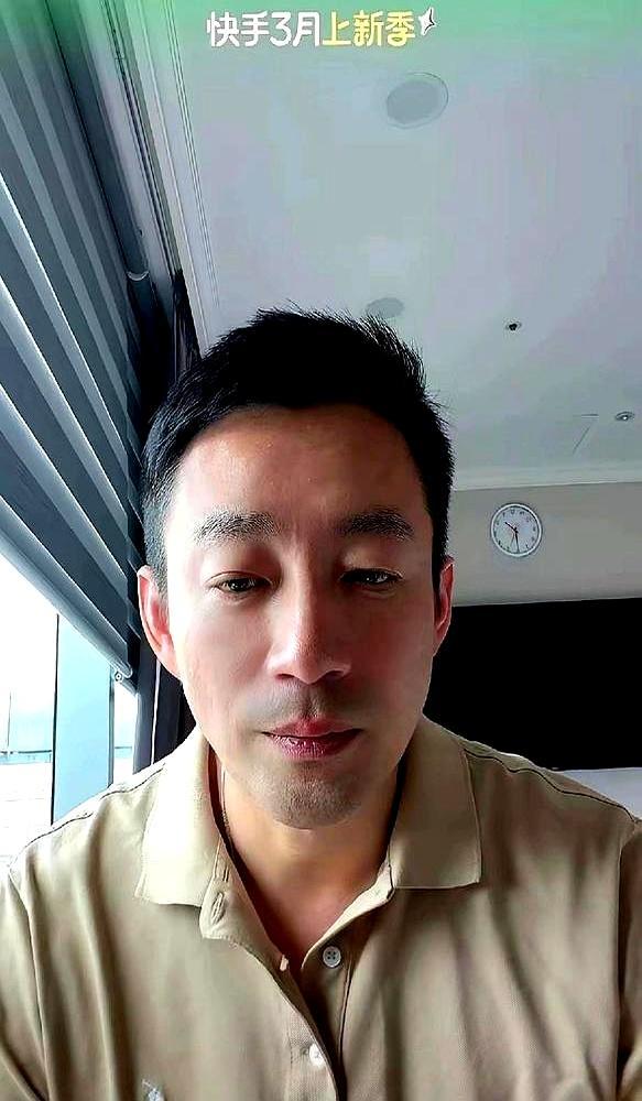 69岁的张兰在直播间卑微磕头求生路，亲儿子却在网线另一端再次宣布与她断绝关系。