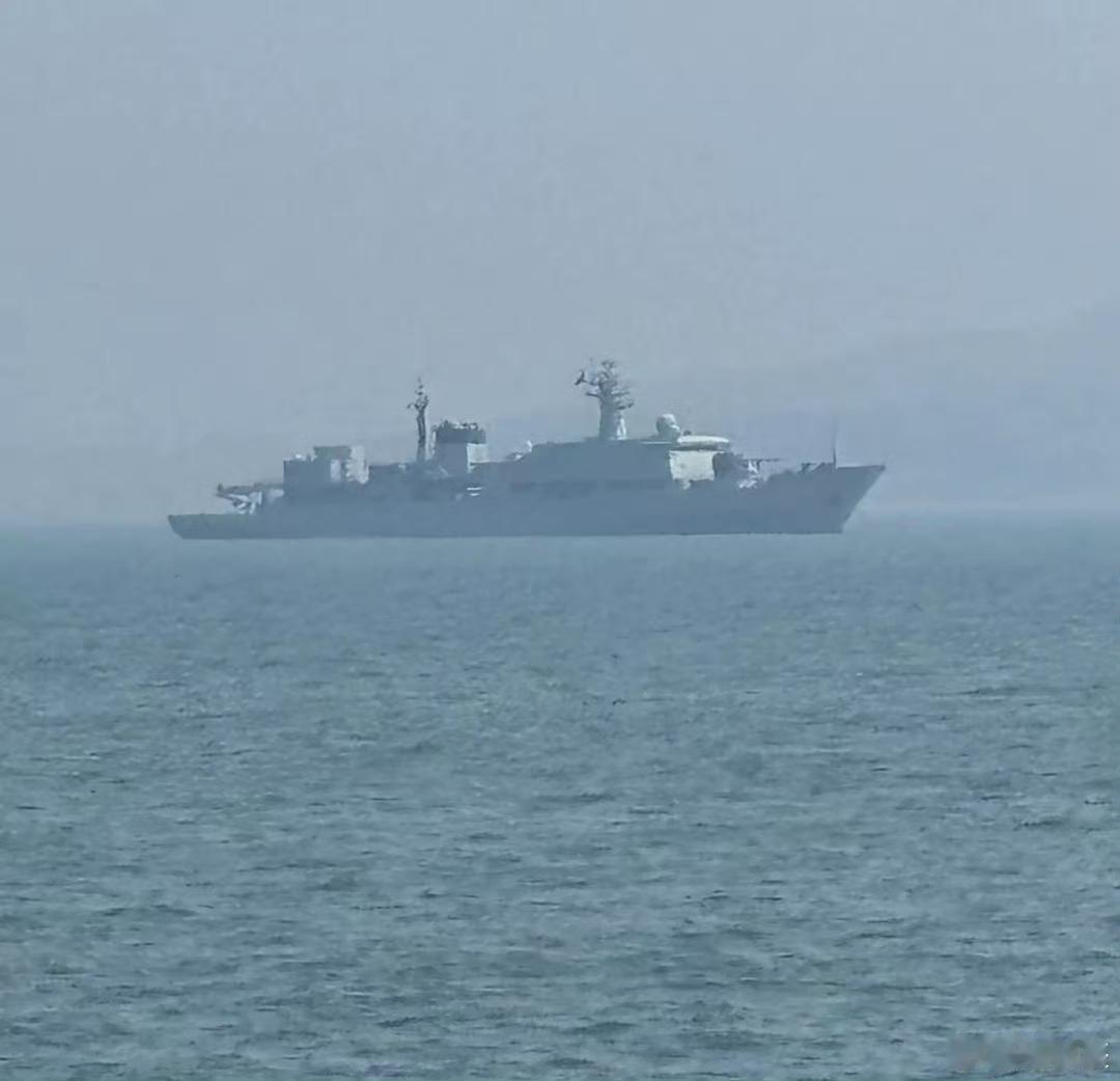 155毫米舰炮在试验舰出海测试。相比目前海军主力的130毫米舰炮，155毫米炮射