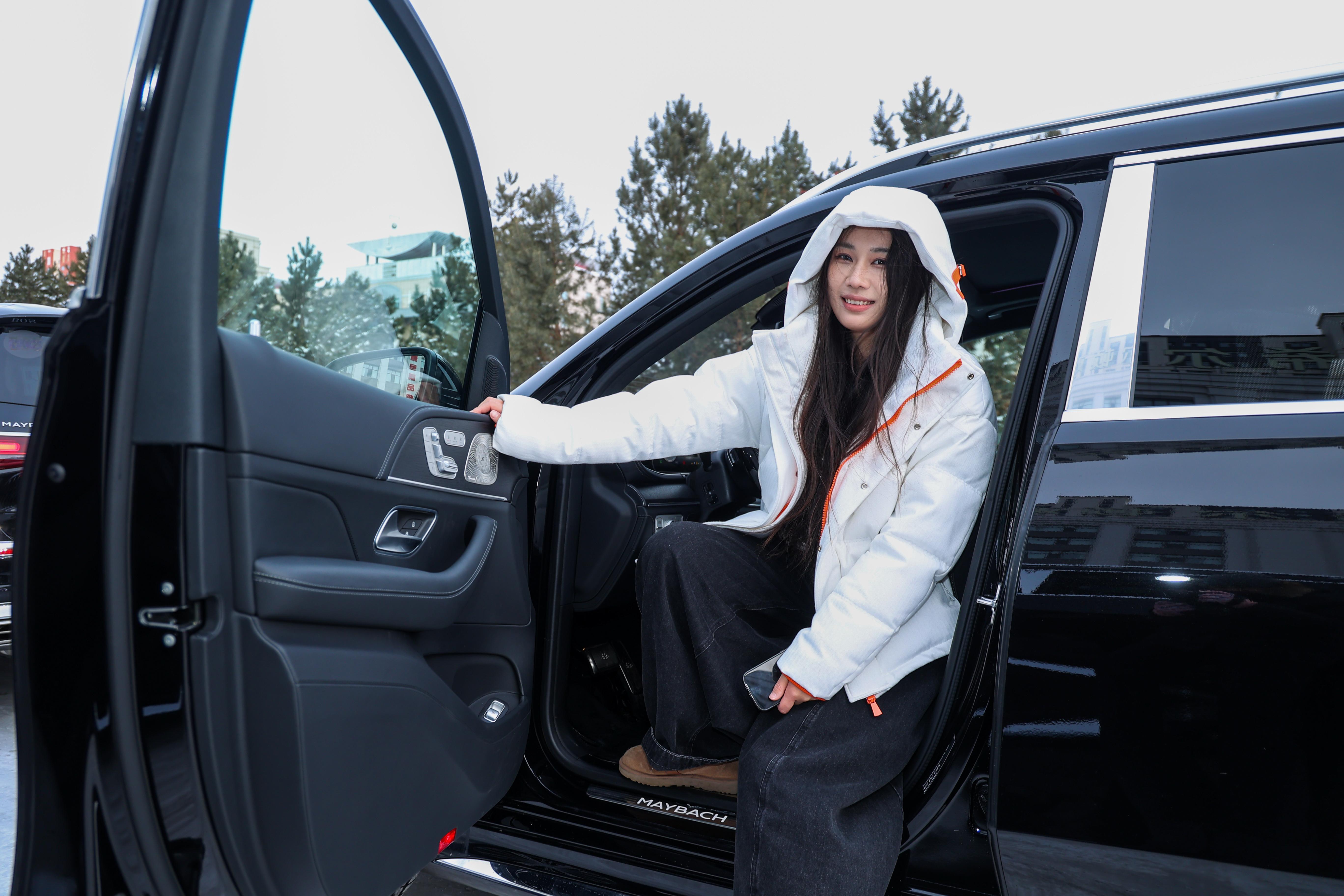 不得不说，奔驰官摄拍人尊好看！卷妹的唠嗑我与汽车的日常