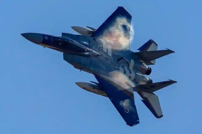 万一中国飞行员一时没忍住，把那两架日本战机打下来会怎样？要真打下来了，天塌