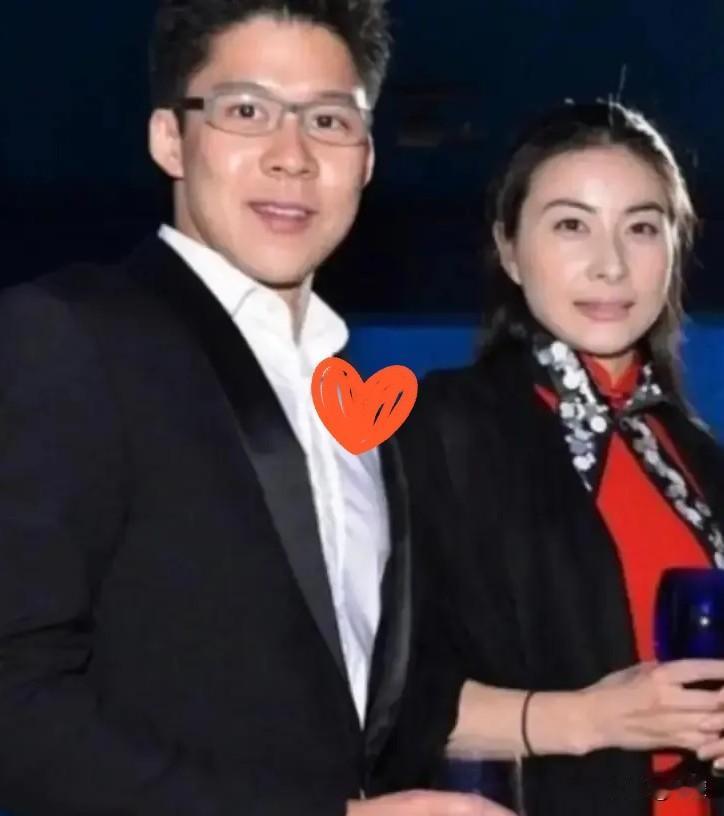 两次恋爱全被母亲否决！朱玲玲看人从不准看脸，真正豪门婚姻拼的是内核，2000