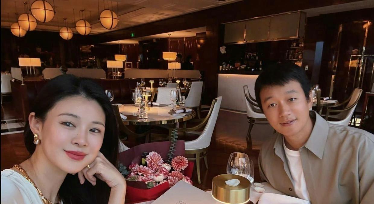 1.刘学义这次是意外拿到的剧本，没想到剧集大火，他的演艺咖位也随之提升。2.朱亚文并没有离婚，他妻子