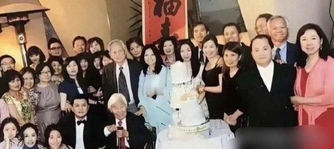 王菲当⁠‎年肯定真心‏﻿爱﻿﻿‎过‏‎李亚鹏，不信你瞧这﻿⁠个﻿细节！‎‎​
