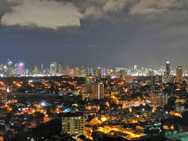 很多家长在考虑送孩子出国读书的时候，最担心的一件事就是：孩子出去了，中文怎么办？