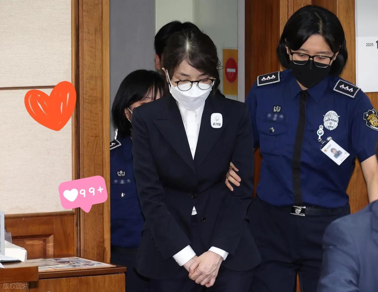 李在明还是心软了！4月28日，韩国前总统夫人金建希二审结果出来了，有期徒刑4