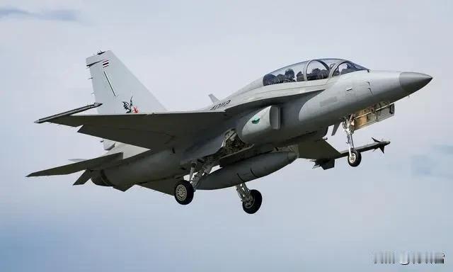 洪森实在是吞不下这口气，柬埔寨的空军连韩国的教练T-50TH都打不下来。这款教