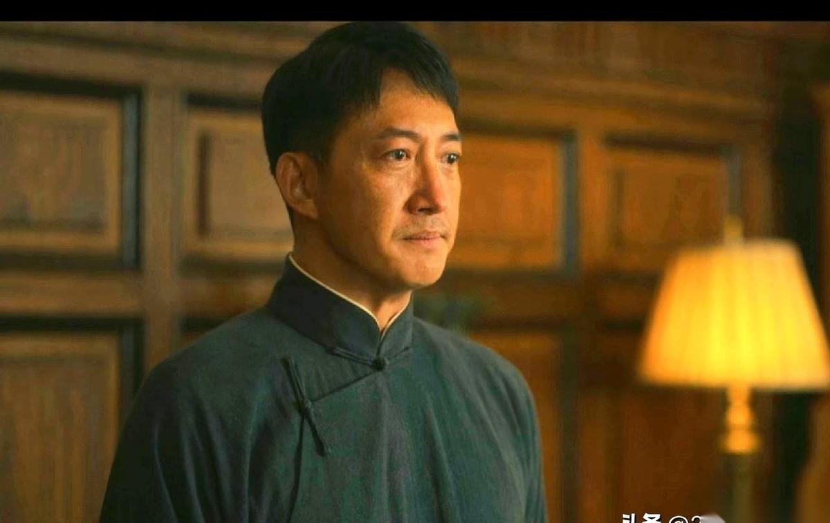 电视剧《八千里路云和月》里有场戏，看得人心口堵得慌。王阳演的张云魁，前脚刚为牺