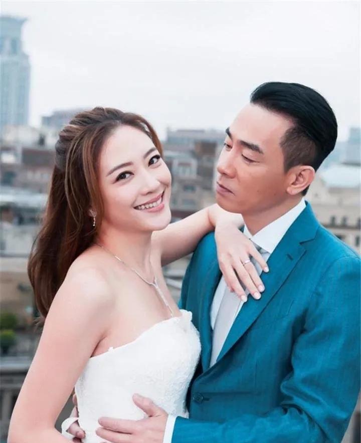 被传有9任或者12任绯闻女友的陈小春，被应采儿拿捏住了，连给儿子打电话都要叮嘱他