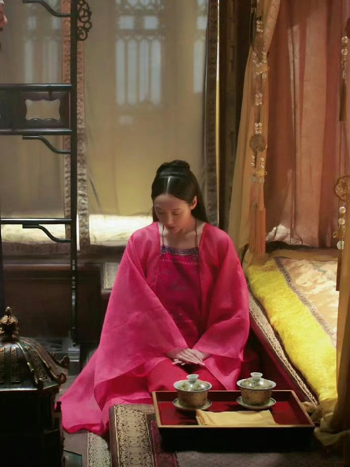 肚兜这么好的东西，现在剧里怎么都不穿了？