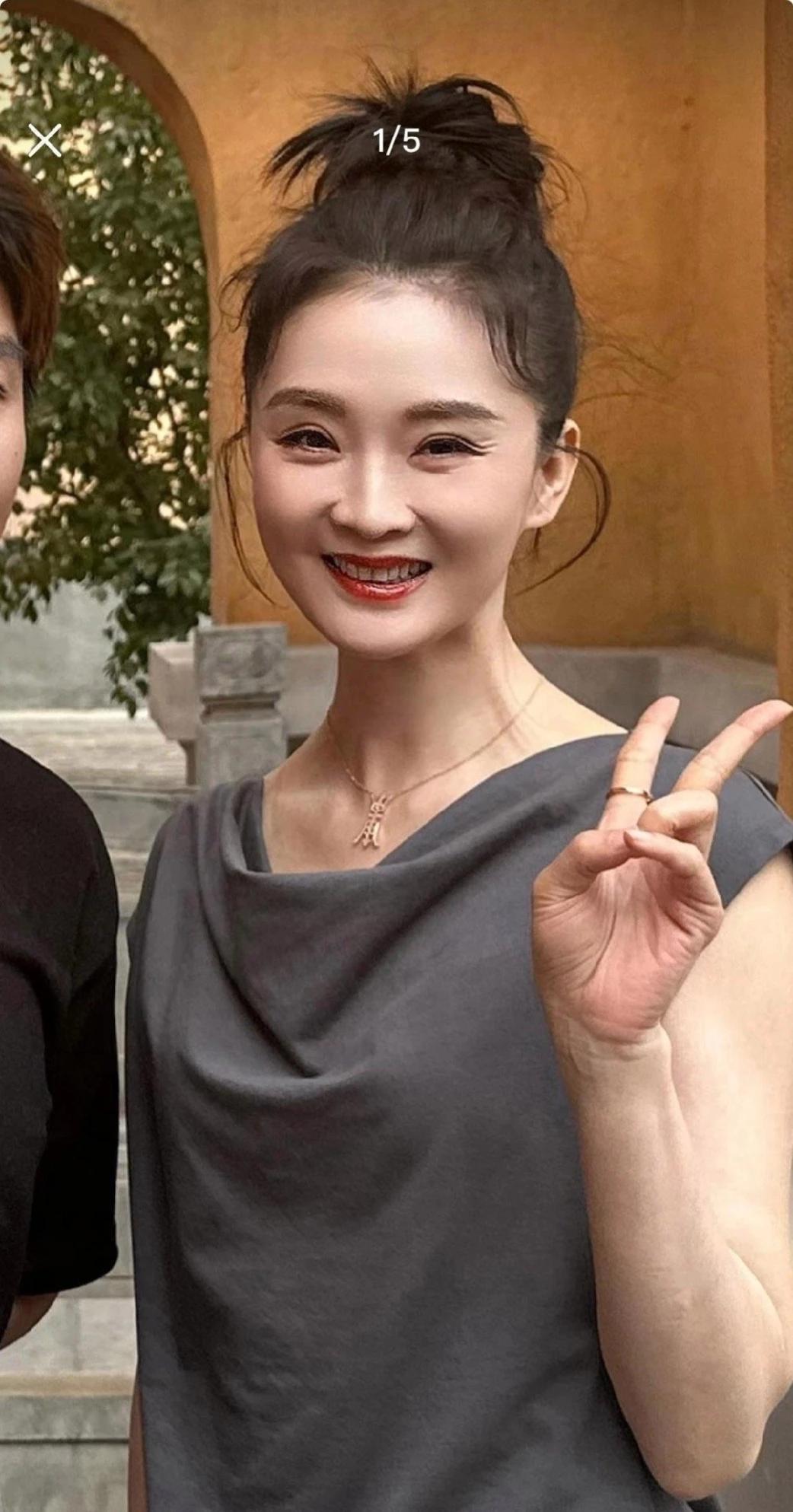 看王艳最近晒的照片，颜值依旧在线！