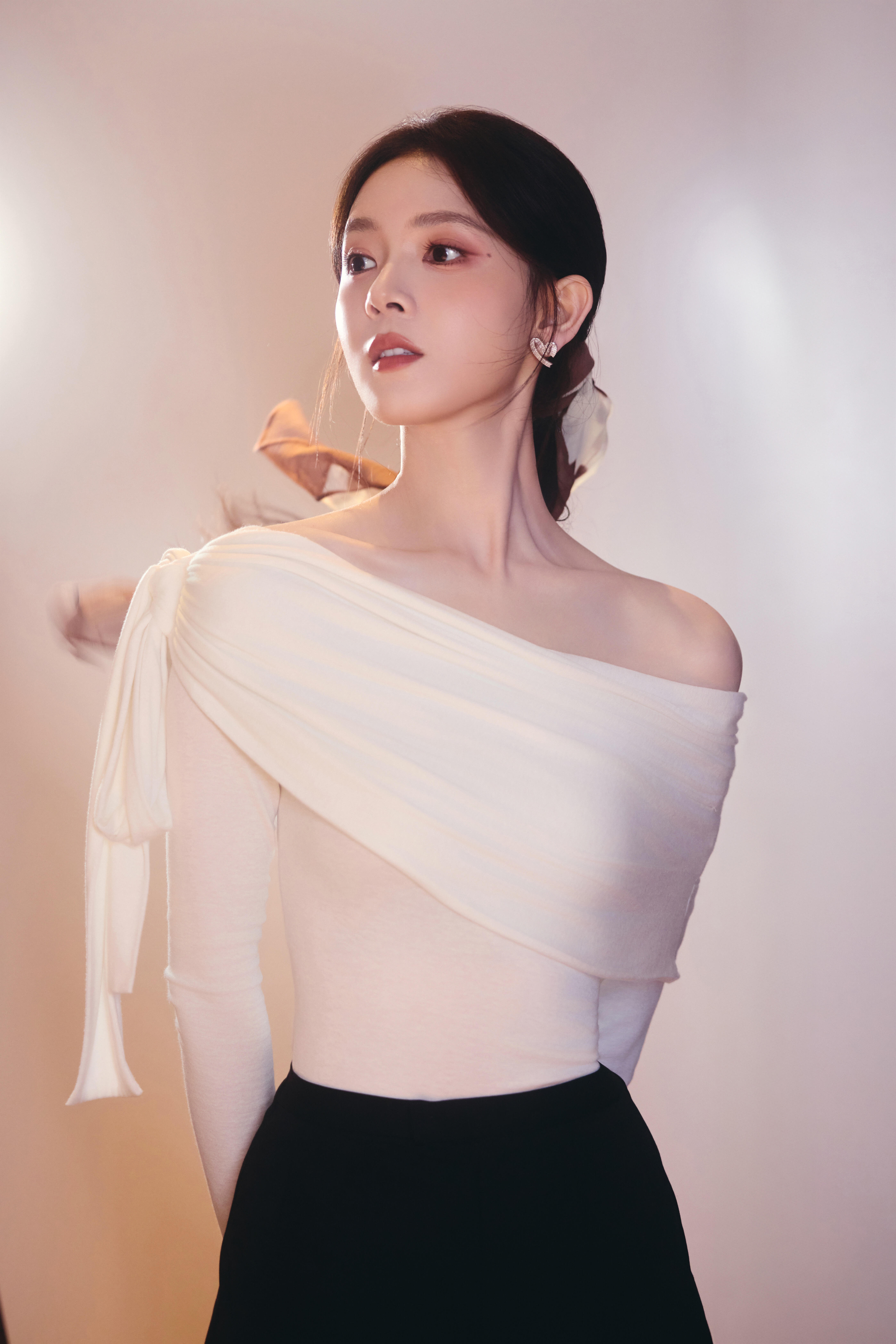 陈瑶播音腔救命！陈瑶这段播音腔也太绝了字正腔圆又温柔如水，像羽毛轻轻挠在心尖上