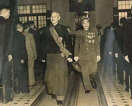 1975年4月，蒋介石病逝台北士林官邸。他临终前的几年，常对身边贴身侍卫和几位老