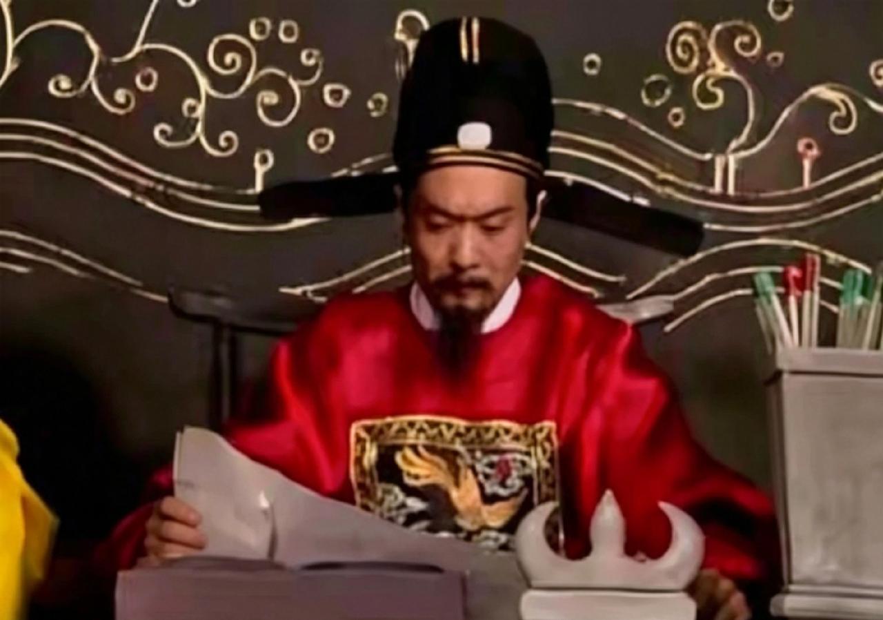 贾雨村为何能看懂宝玉，却还是走向了反面？《红楼梦》第二回，真正站到台前的还不
